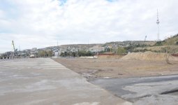 President Ilham Aliyev examines construction progress in 2-4 km section of Baku-Alat highway (PHOTO)